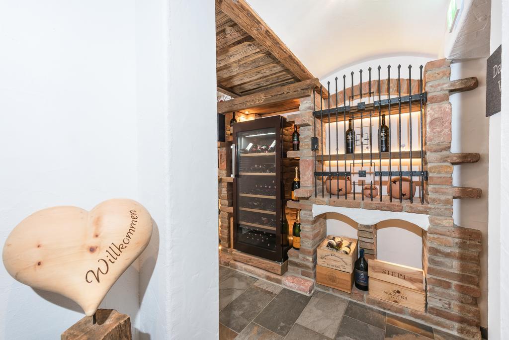 Pension Restaurant Dorfalm Leogang Buitenkant foto