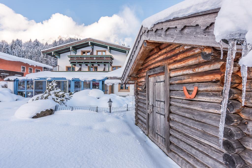 Pension Restaurant Dorfalm Leogang Buitenkant foto